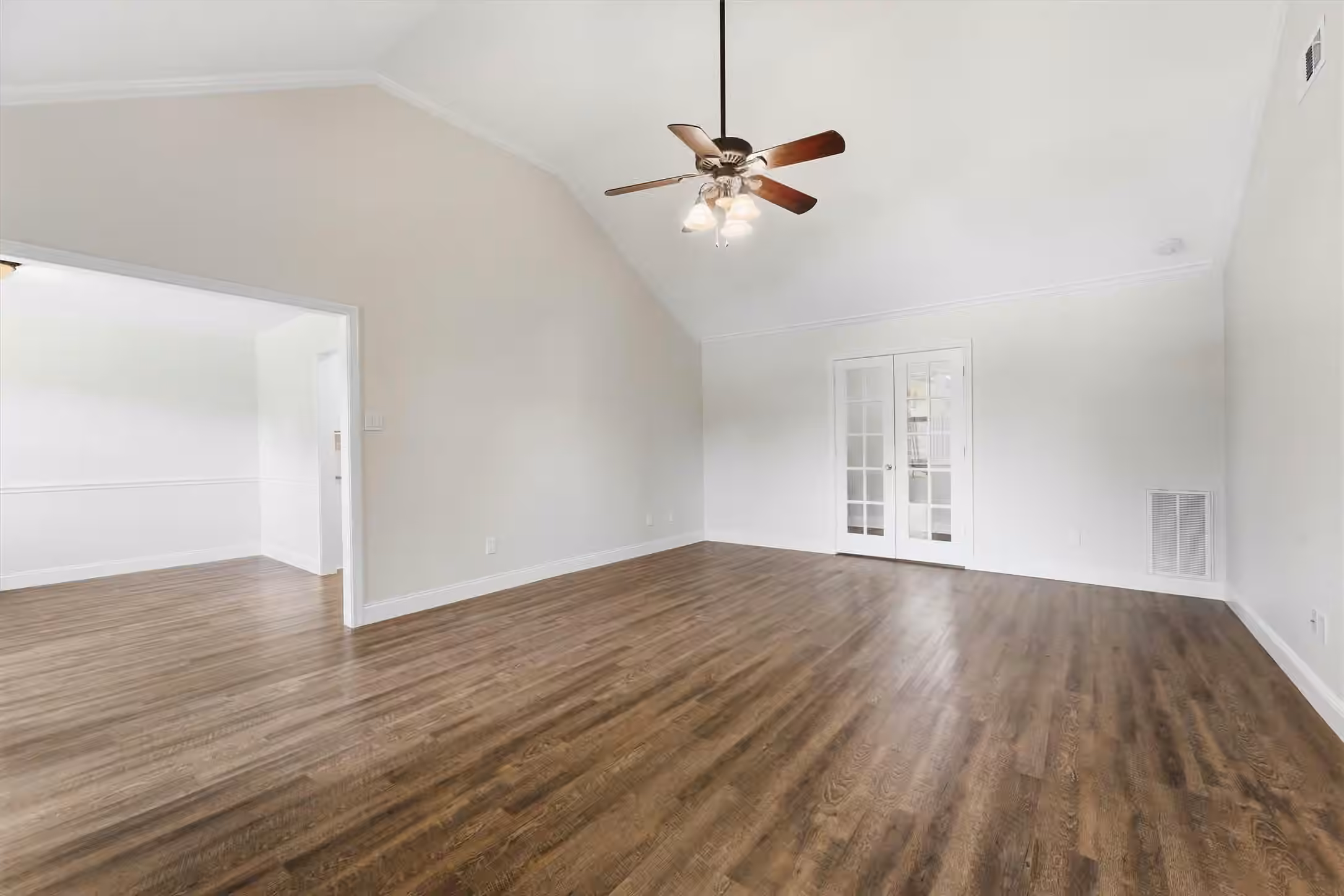 Photo 5 of 3734 Sweetbriar Drive, Pasadena, TX