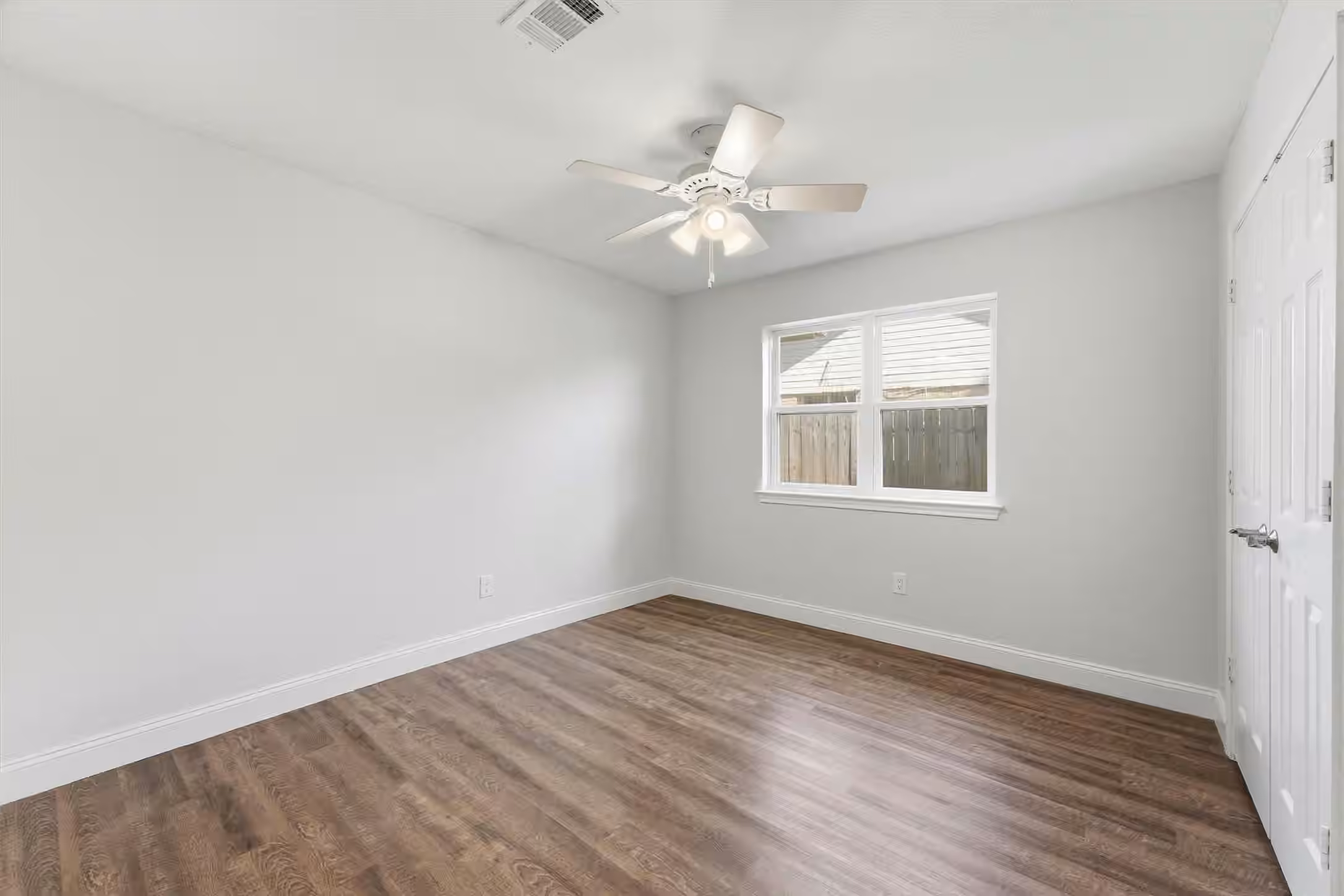 Photo 7 of 3734 Sweetbriar Drive, Pasadena, TX
