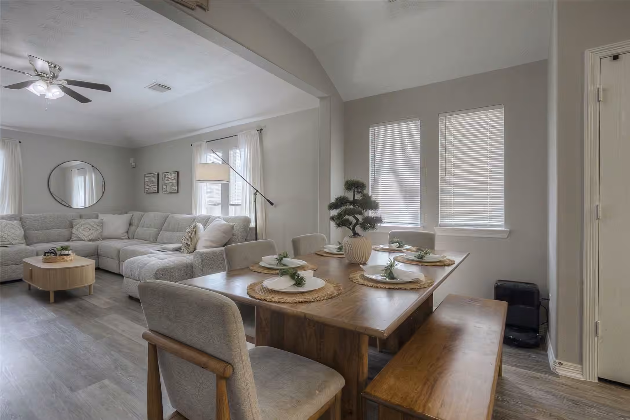Photo 7 of 5049 Willow Point Drive, Conroe, TX
