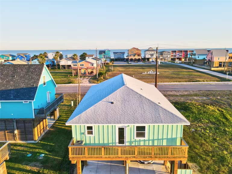 Photo 2 of 1627 Blue Water Hwy, Surfside Beach, TX