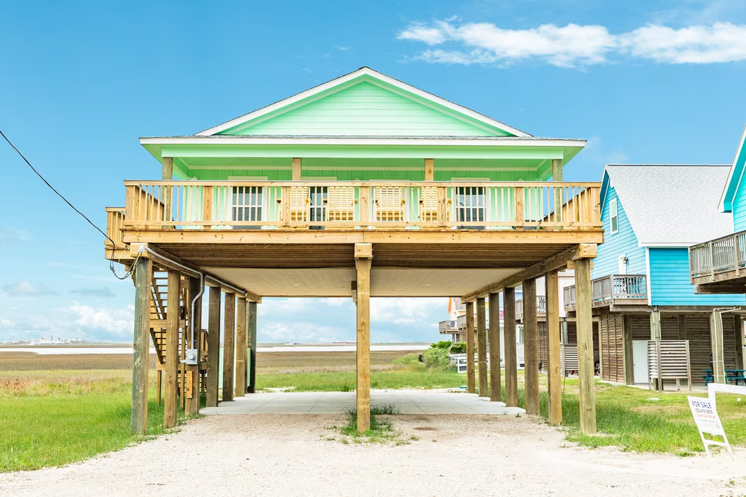 Photo 5 of 1627 Blue Water Hwy, Surfside Beach, TX