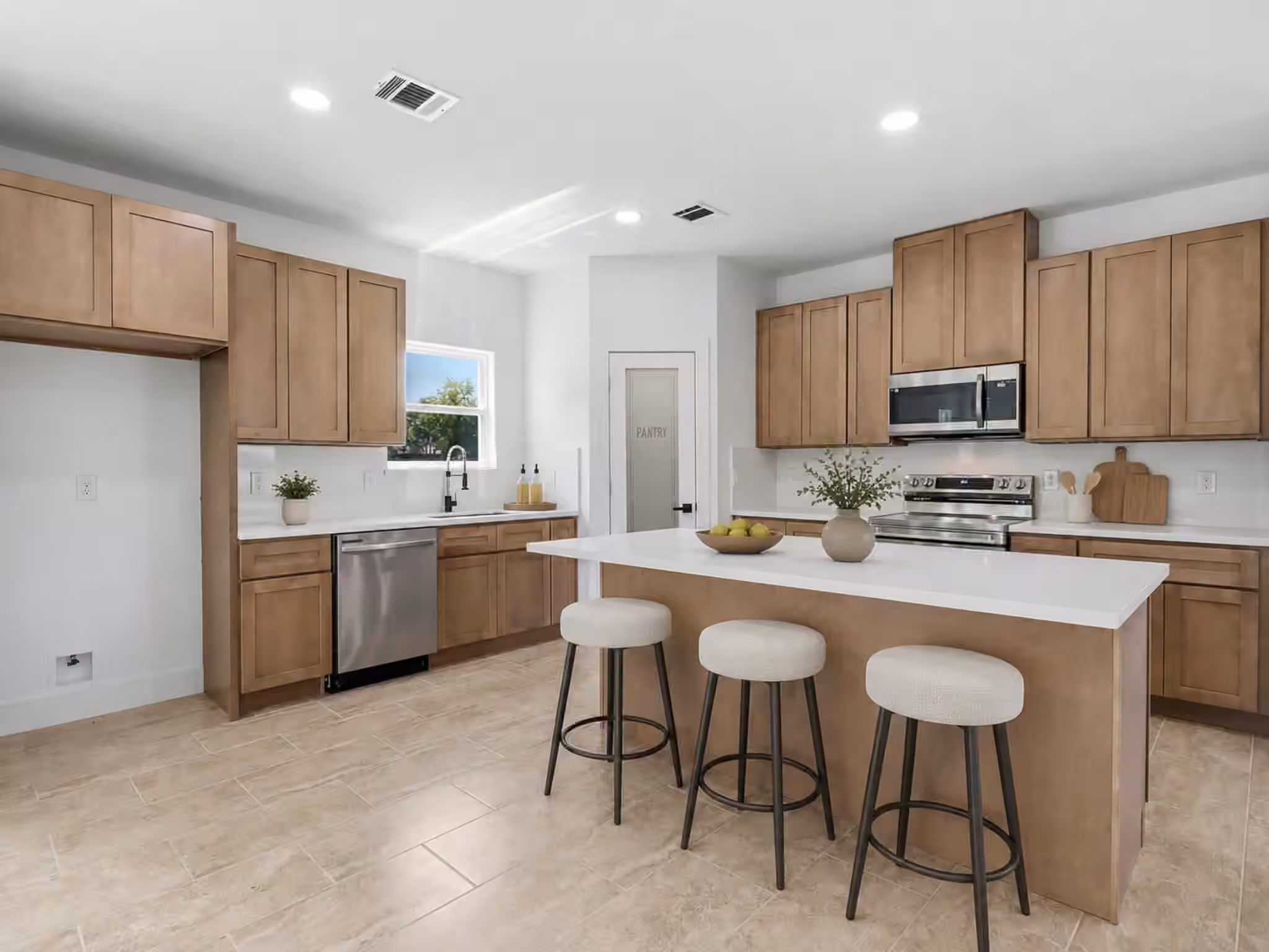 Photo 5 of 17307 Crows Nest Way, Crosby, TX