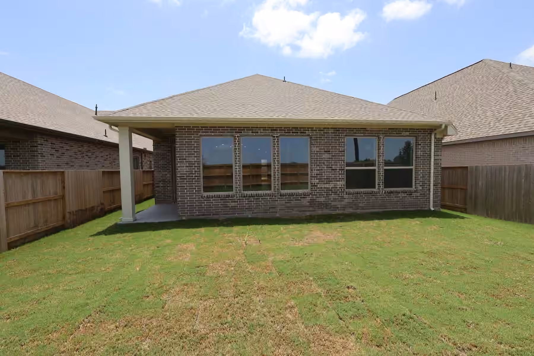 Photo 2 of 8931 Gray Fox Trail, Manvel, TX