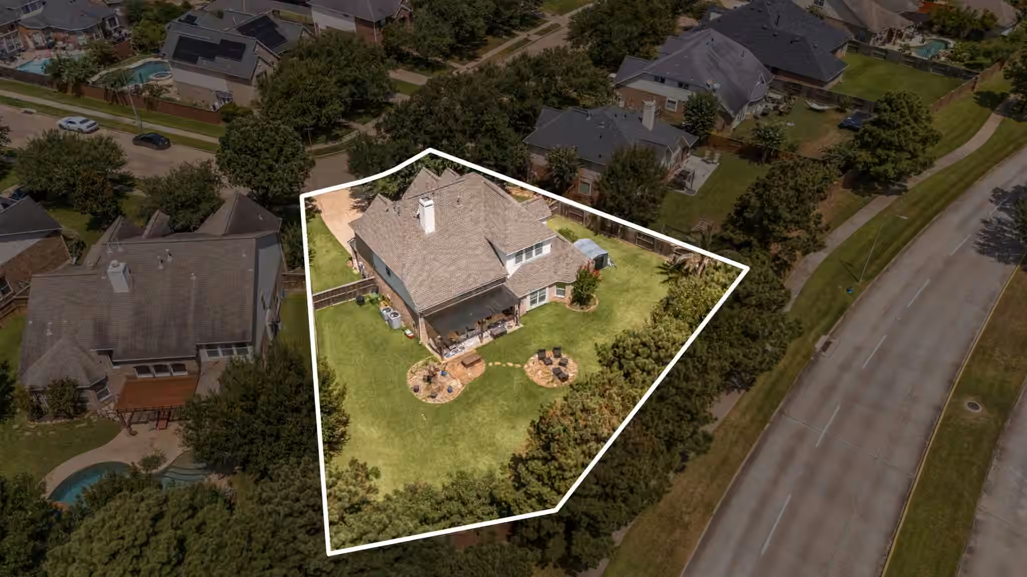 Photo 2 of 10502 Landsdowne Pointe Drive, Spring, TX
