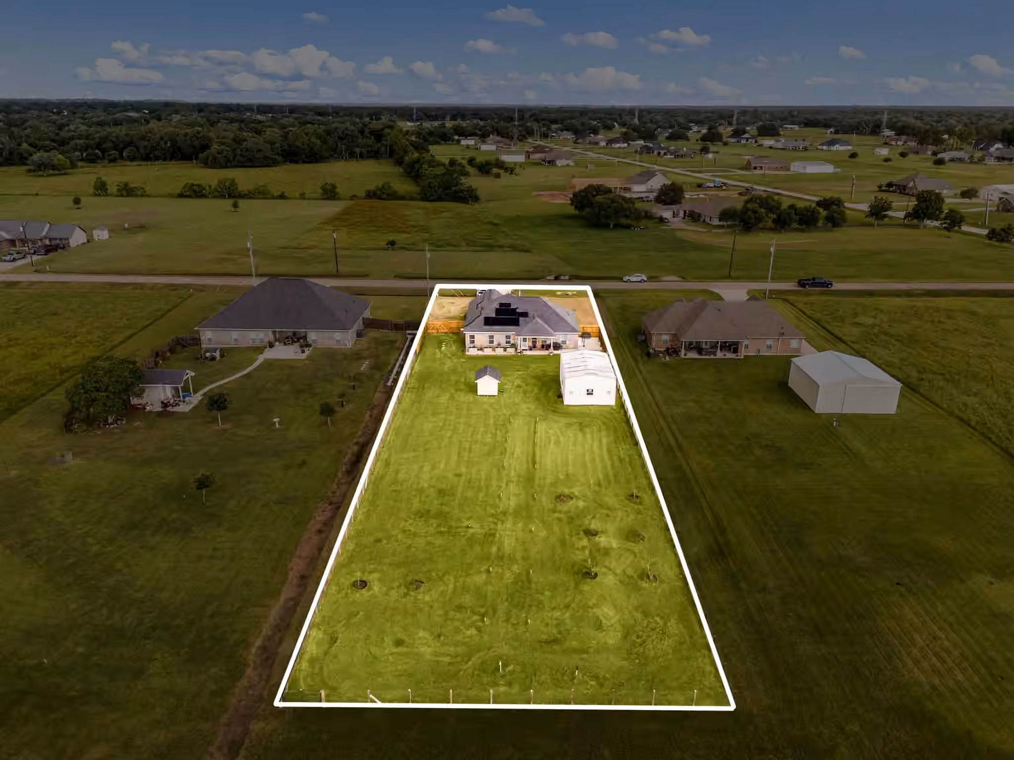 Photo 2 of 1131 Appaloosa Circle, Angleton, TX