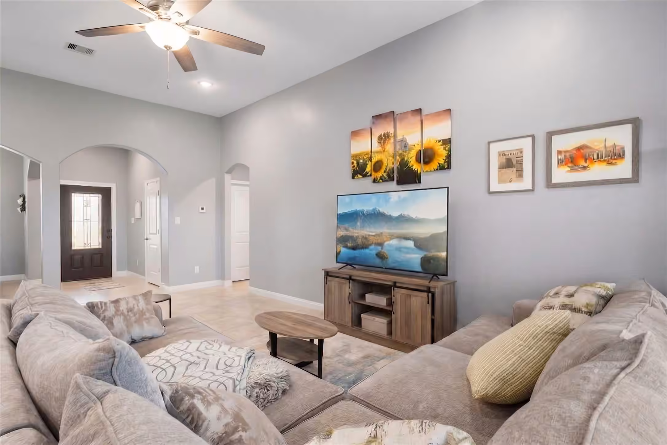 Photo 7 of 1131 Appaloosa Circle, Angleton, TX