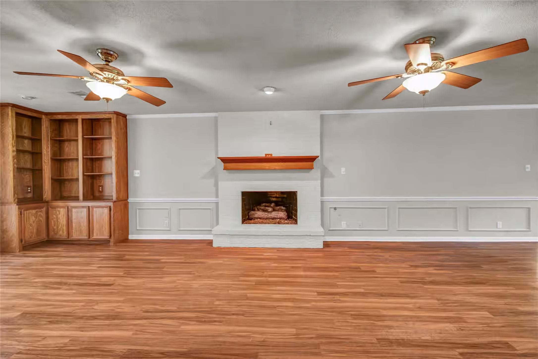 Photo 5 of 235 S Amherst Drive, West Columbia, TX
