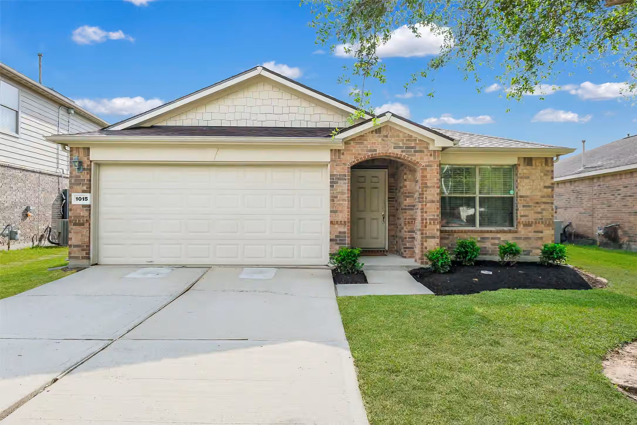 Photo 4 of 1015 Honeysuckle Vine Drive, Rosenberg, TX