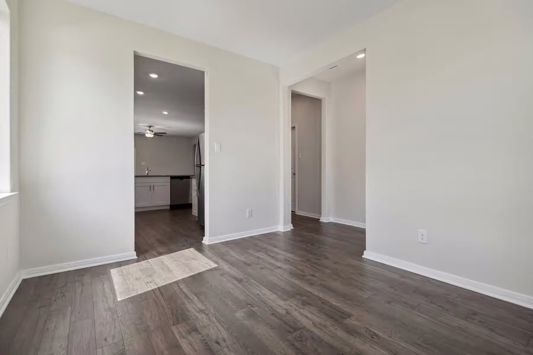 Photo 5 of 15875 Berry Hill Drive, Conroe, TX