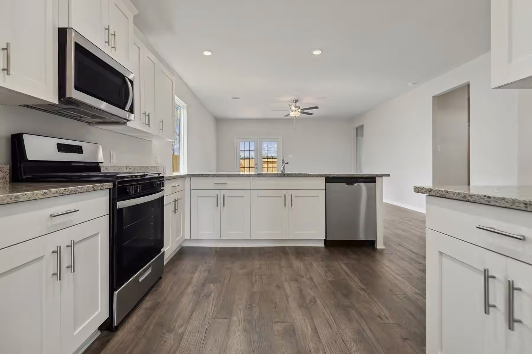 Photo 6 of 15875 Berry Hill Drive, Conroe, TX