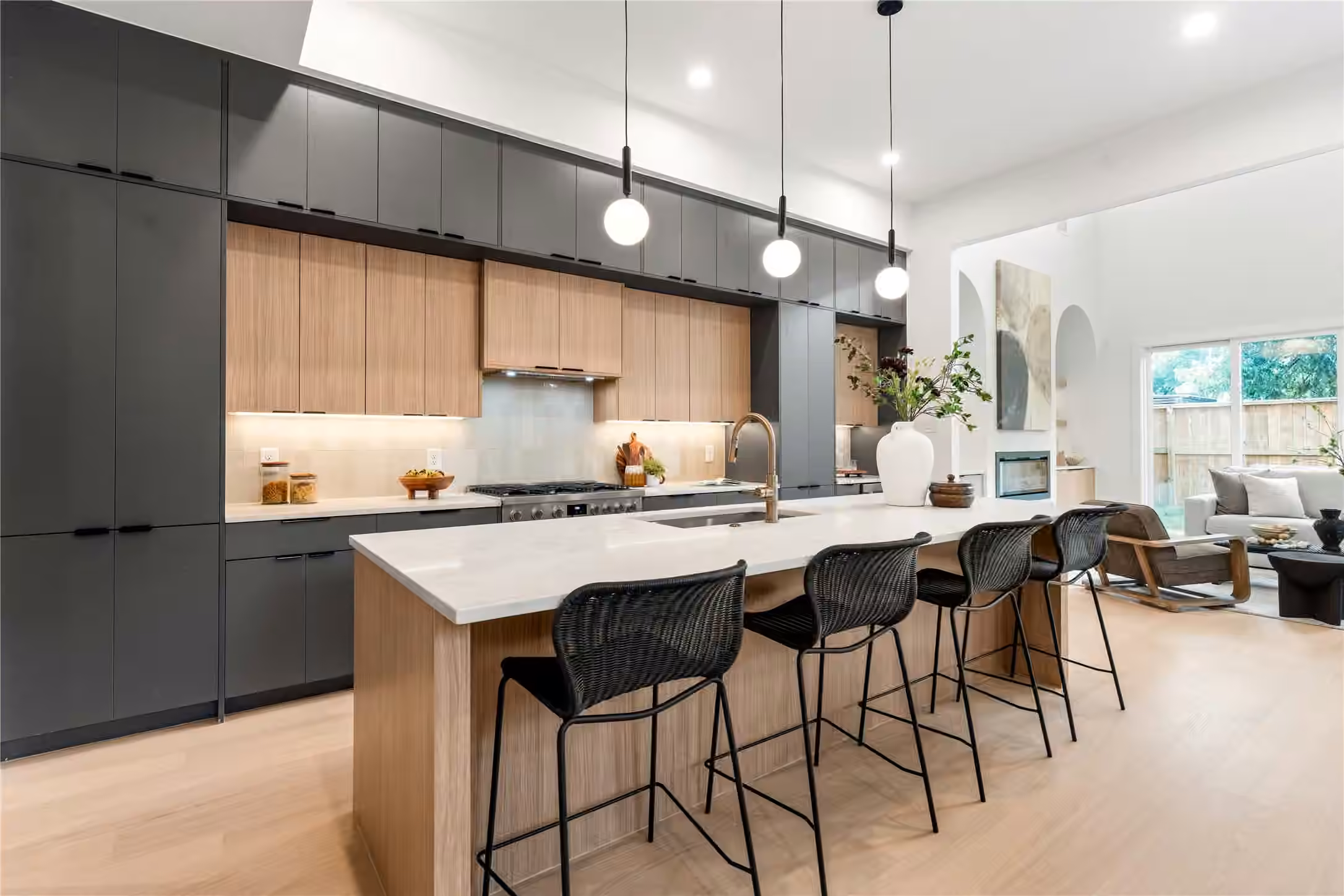 Photo 5 of 409 Walton Street B, Houston, TX