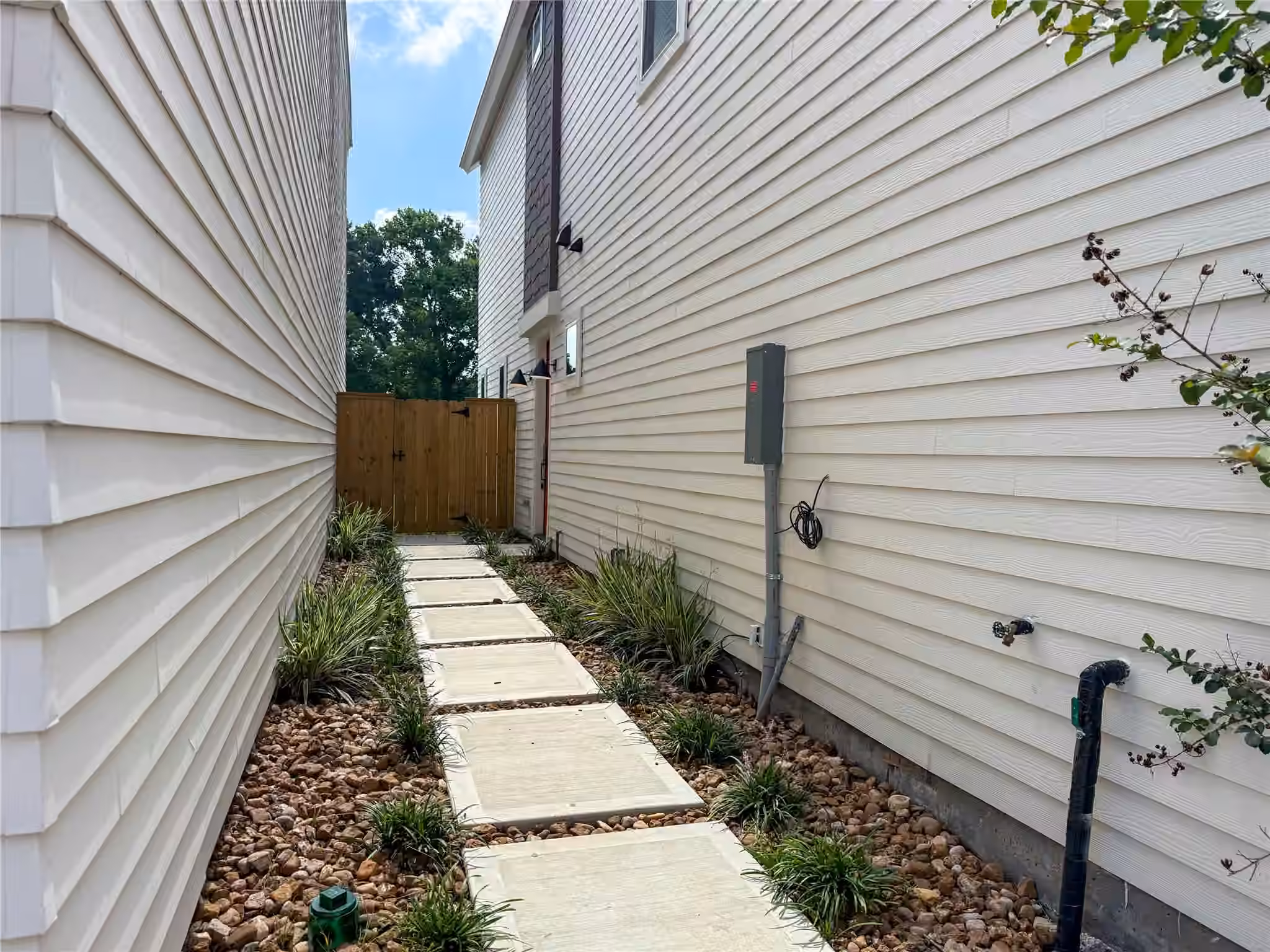 Photo 2 of 879 Rachel Street B, Houston, TX
