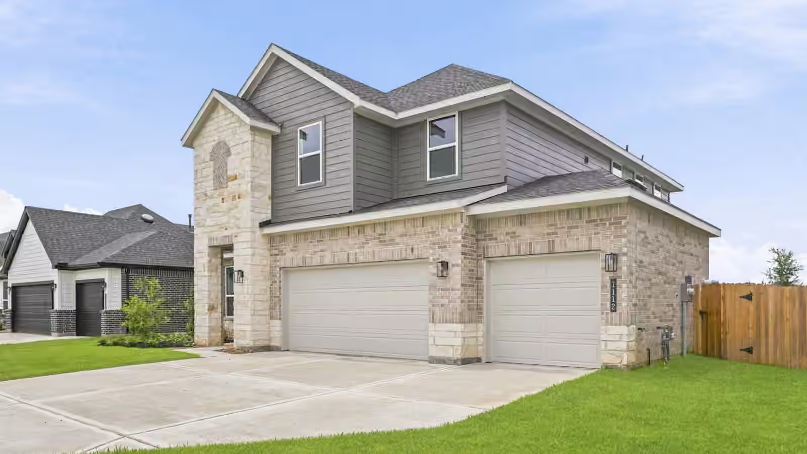 Photo 3 of 1112 Skyline Trails Avenue, Conroe, TX