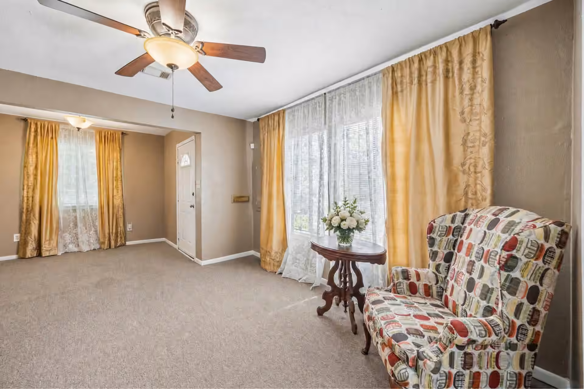 Photo 6 of 2206 Lee Street, Houston, TX