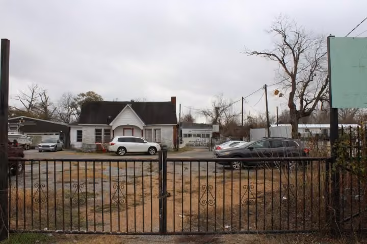 Photo 2 of 5701 Chippewa Boulevard, Houston, TX