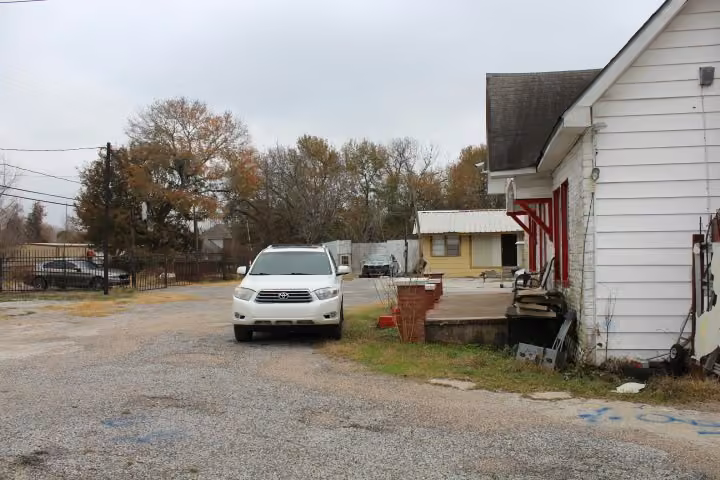 Photo 5 of 5701 Chippewa Boulevard, Houston, TX
