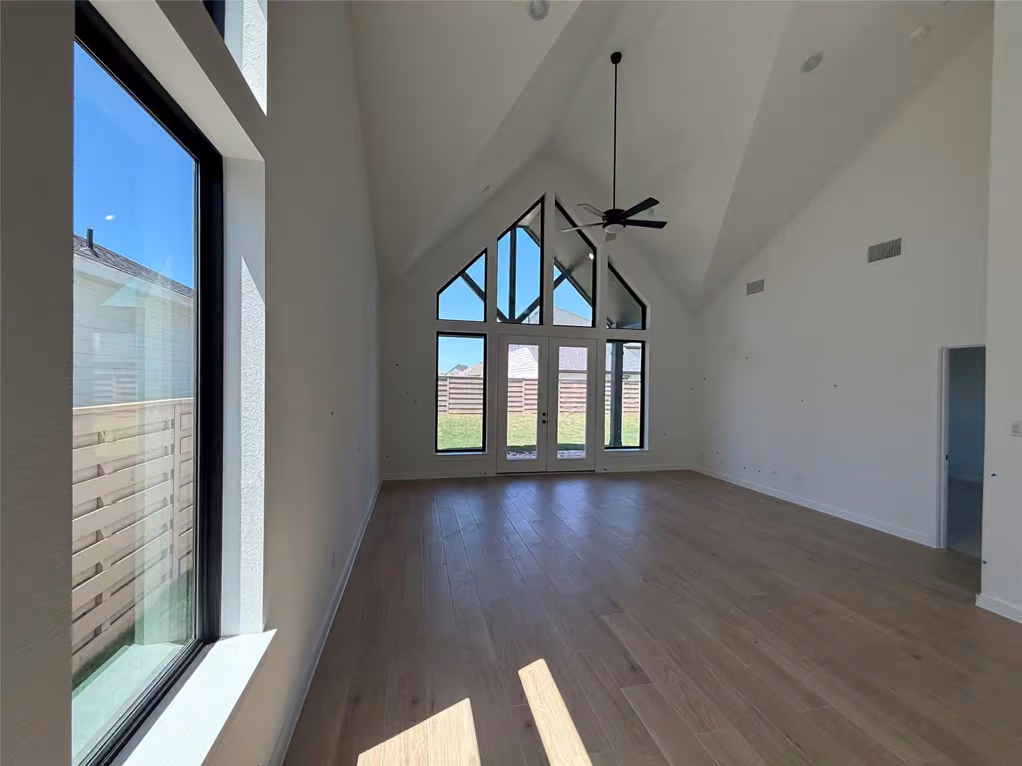 Photo 5 of 4630 Gemini Street, Richmond, TX