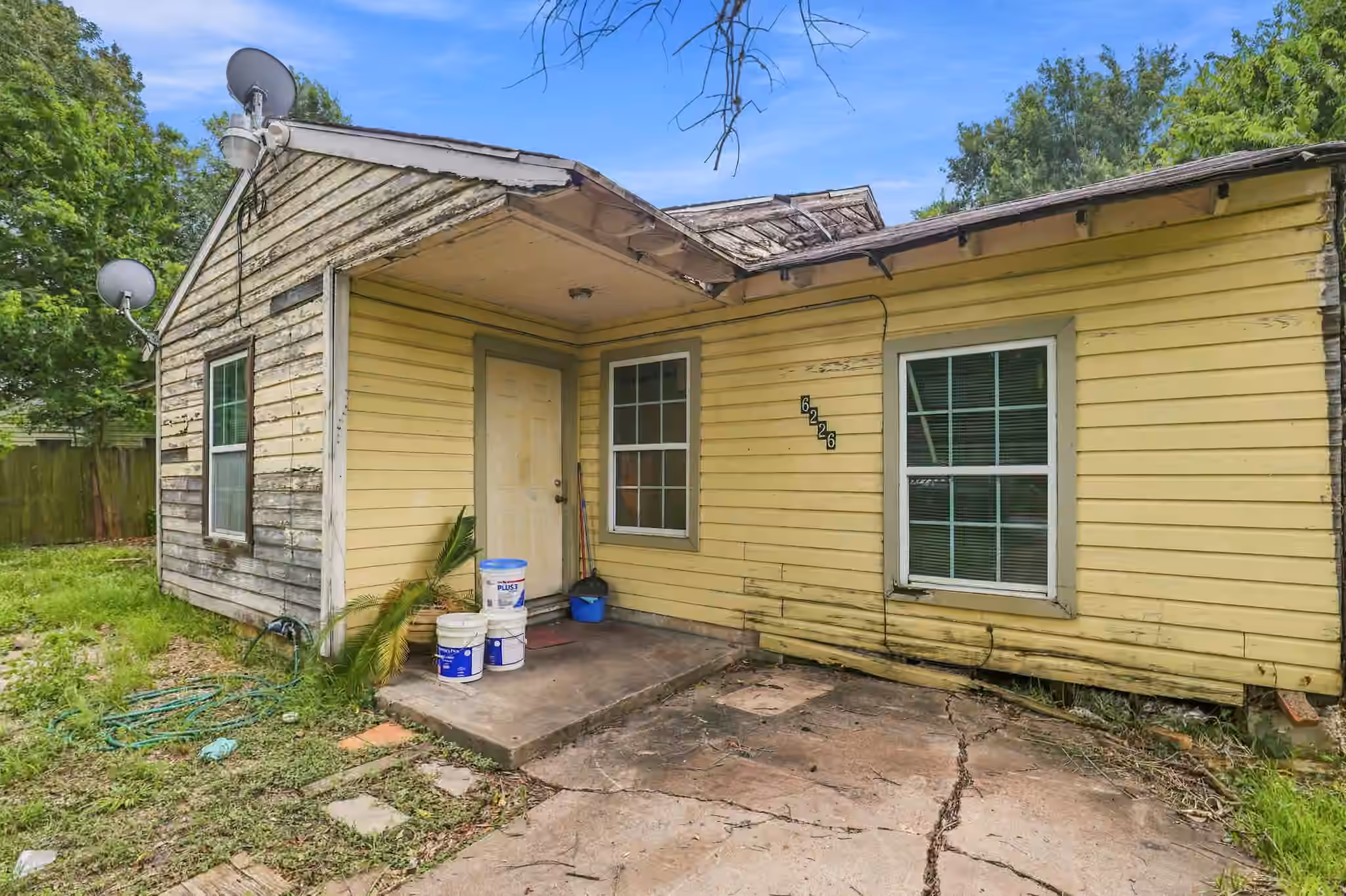 Photo 4 of 6226 Sherwood Drive, Houston, TX