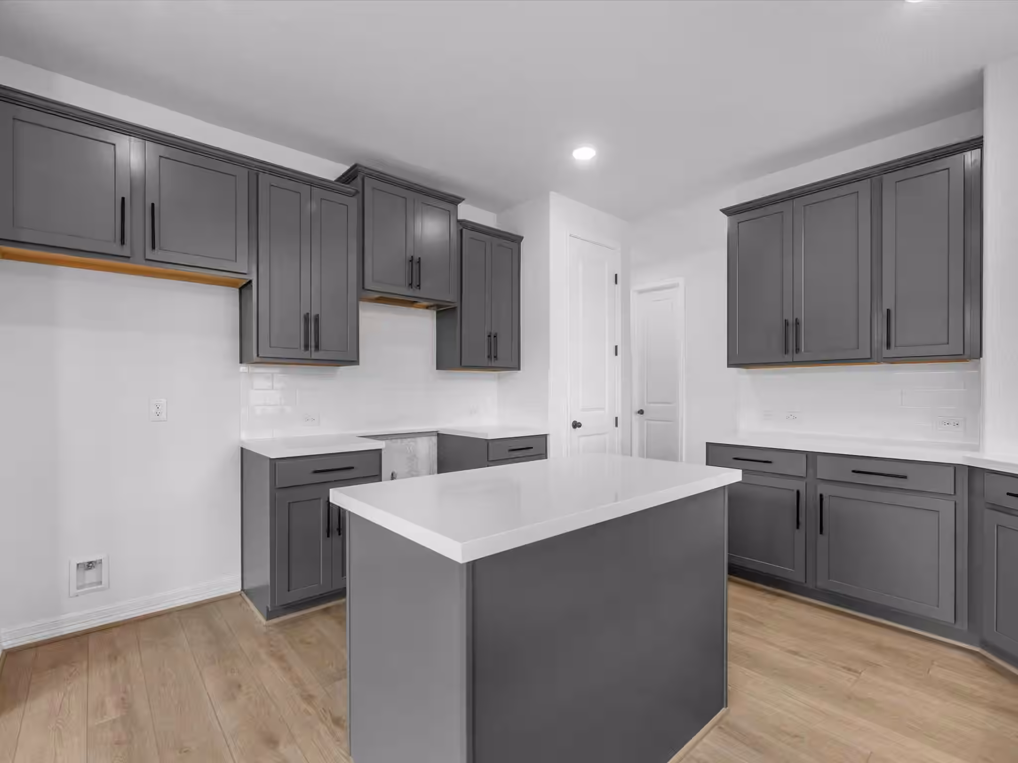 Photo 3 of 14802 Mission Avenue, Mont Belvieu, TX