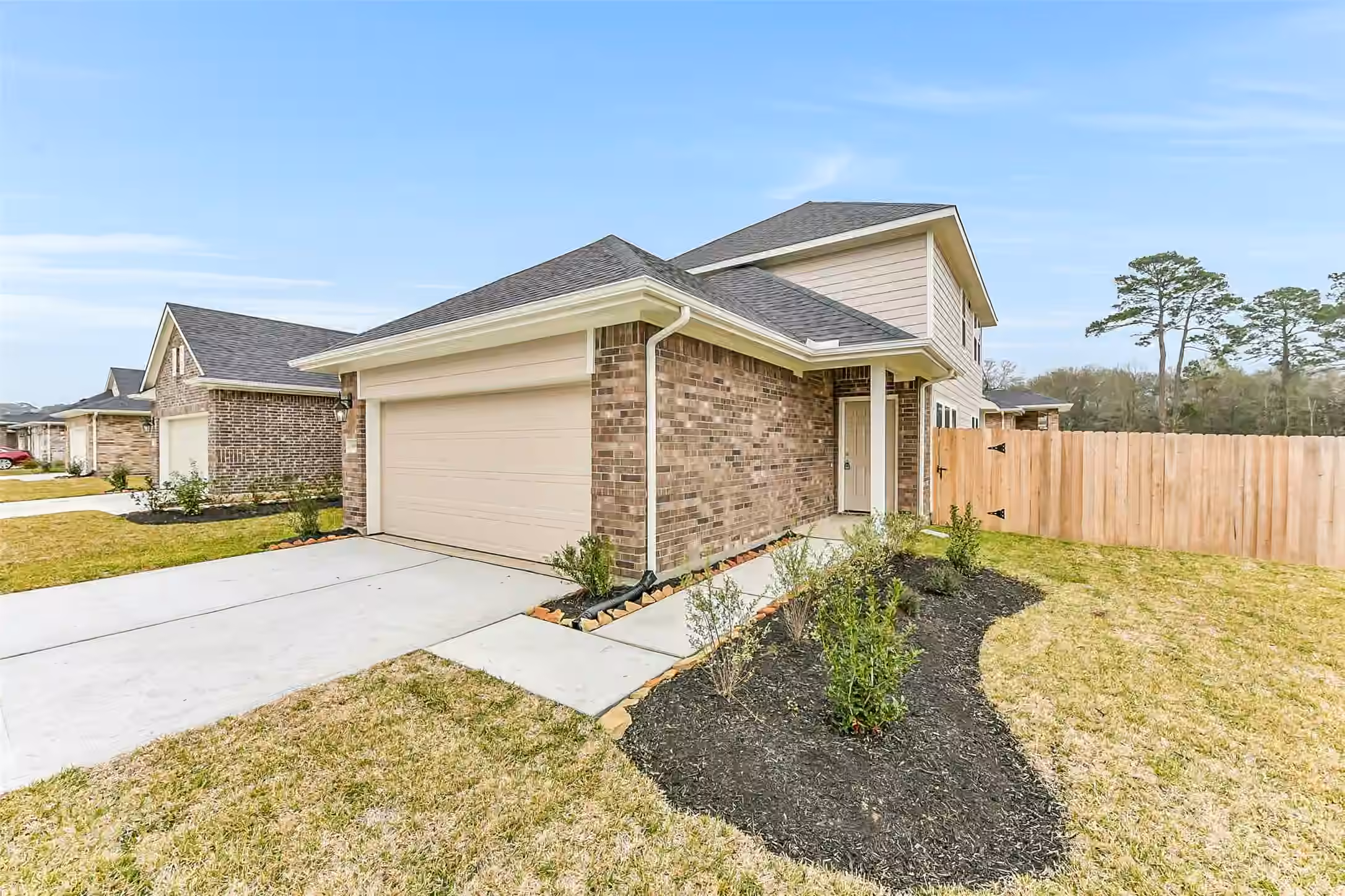 Photo 3 of 3906 Sugardale Street, Baytown, TX
