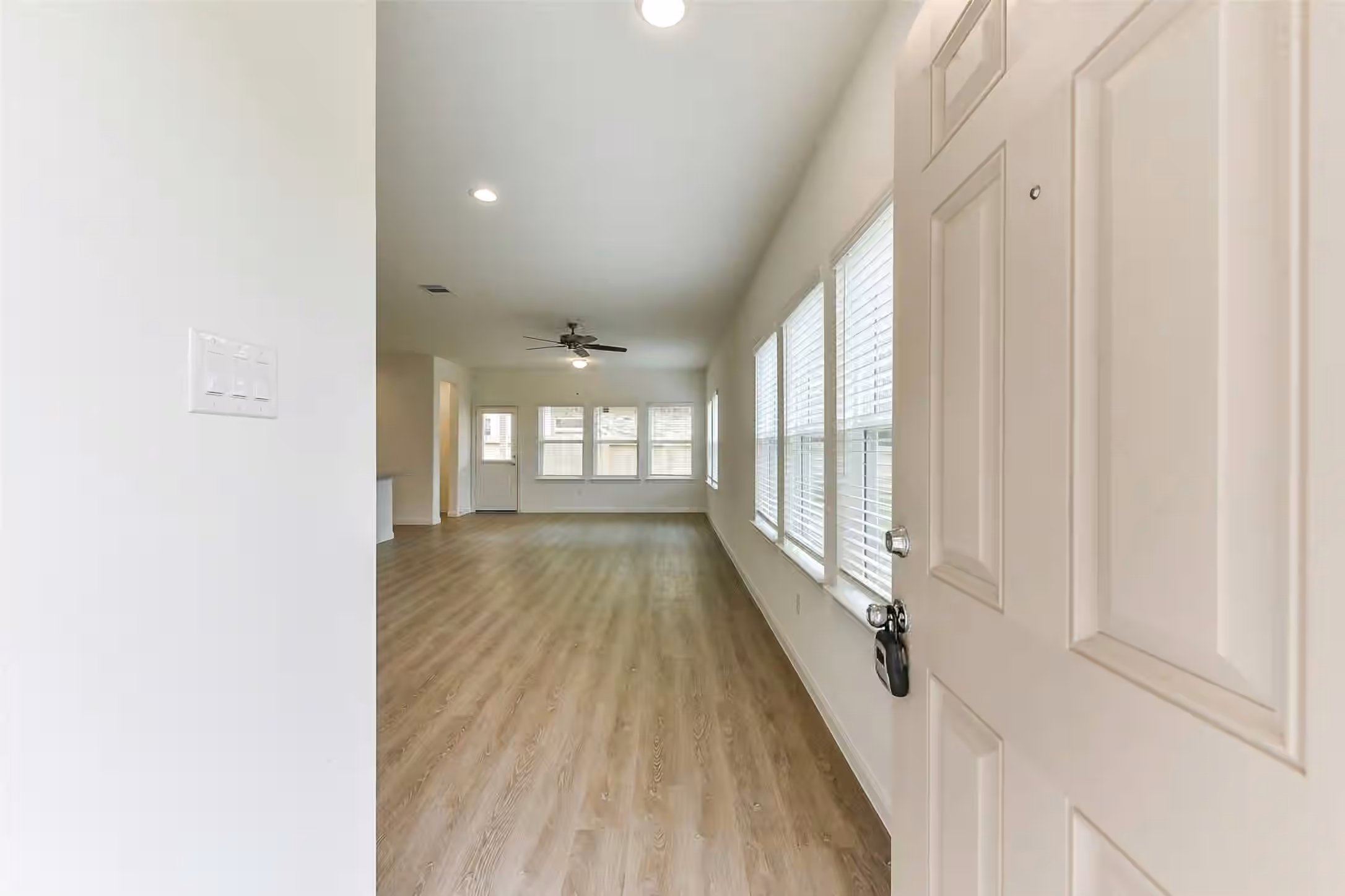 Photo 5 of 3906 Sugardale Street, Baytown, TX