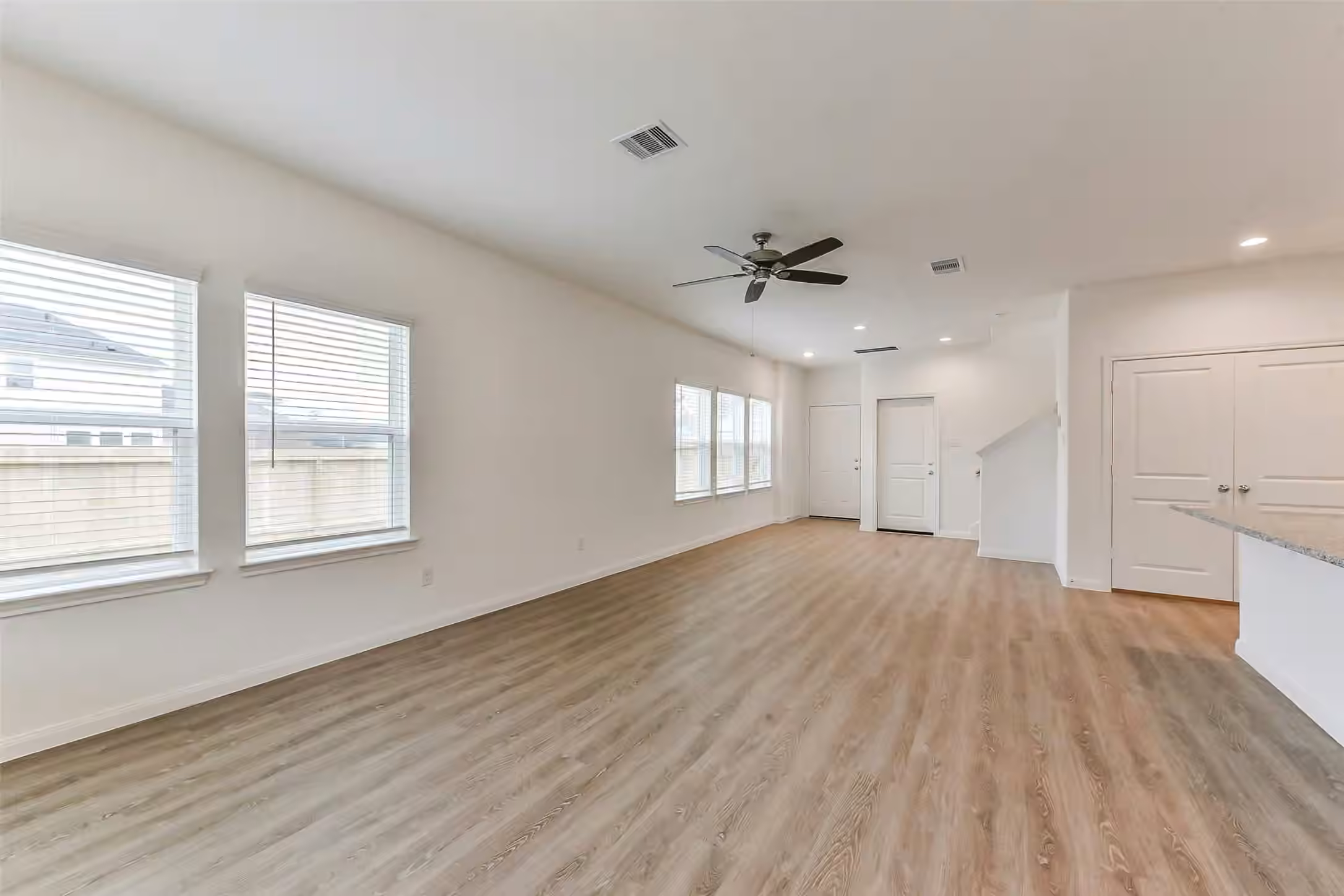 Photo 7 of 3906 Sugardale Street, Baytown, TX