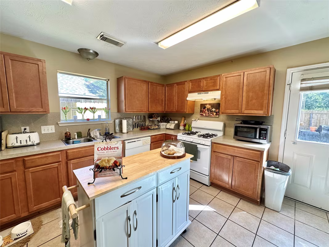 Photo 5 of 5107 Bright Oak Court, Spring, TX