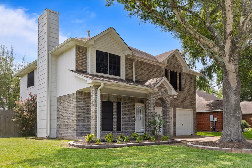Photo 2 of 1245 Hunter Wood Drive, League City, TX