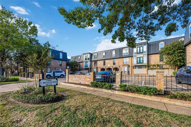 Photo of 2400 N Braeswood Boulevard 106, Houston, TX