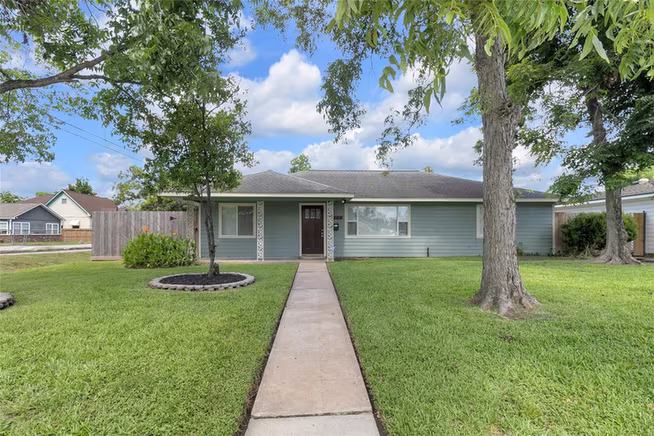 Photo of 2934 Robertson Street, Houston, TX 77009