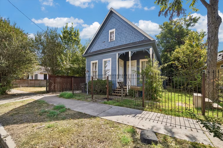 Photo 6 of 1609 Fulton Street, Houston, TX