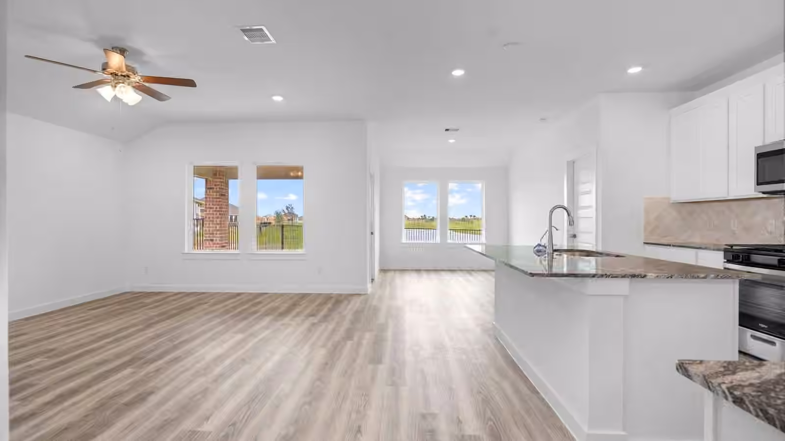 Photo 7 of 14324 Seagrass Knoll Lane, Texas City, TX