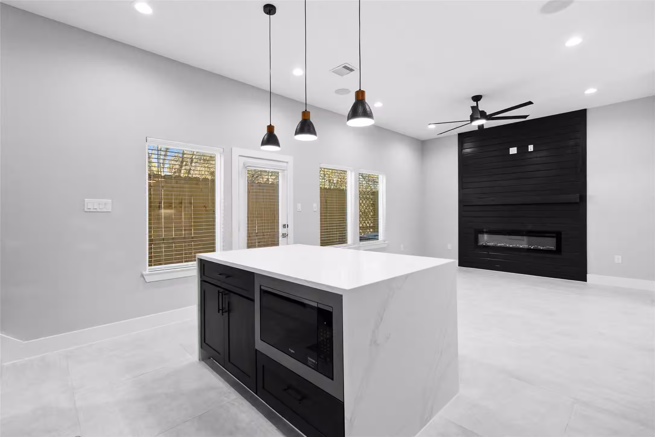 Photo 4 of 825 Paul Quinn Street B, Houston, TX