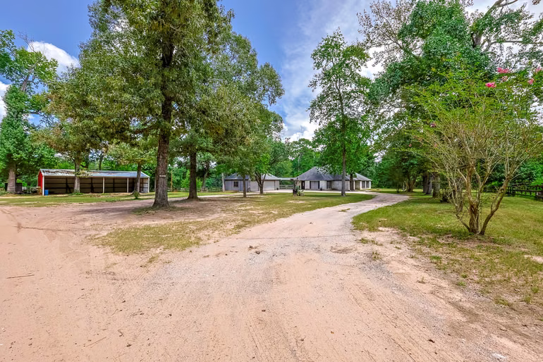 Photo 2 of 9214 Shady Lane, Magnolia, TX