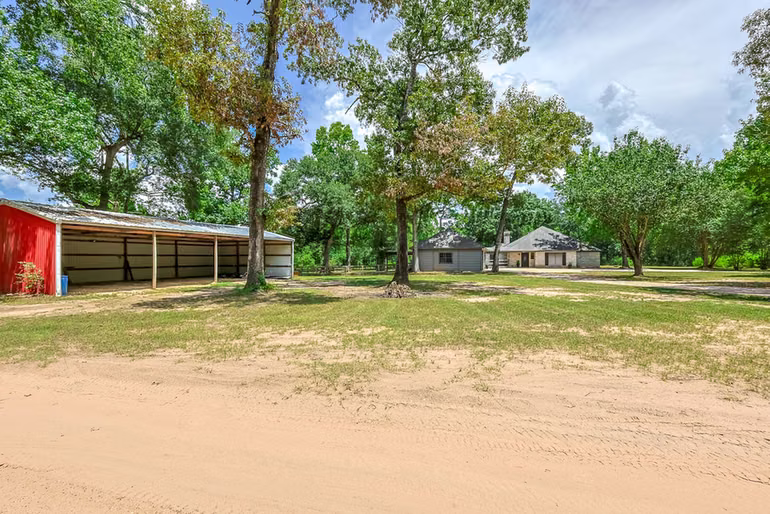 Photo 4 of 9214 Shady Lane, Magnolia, TX