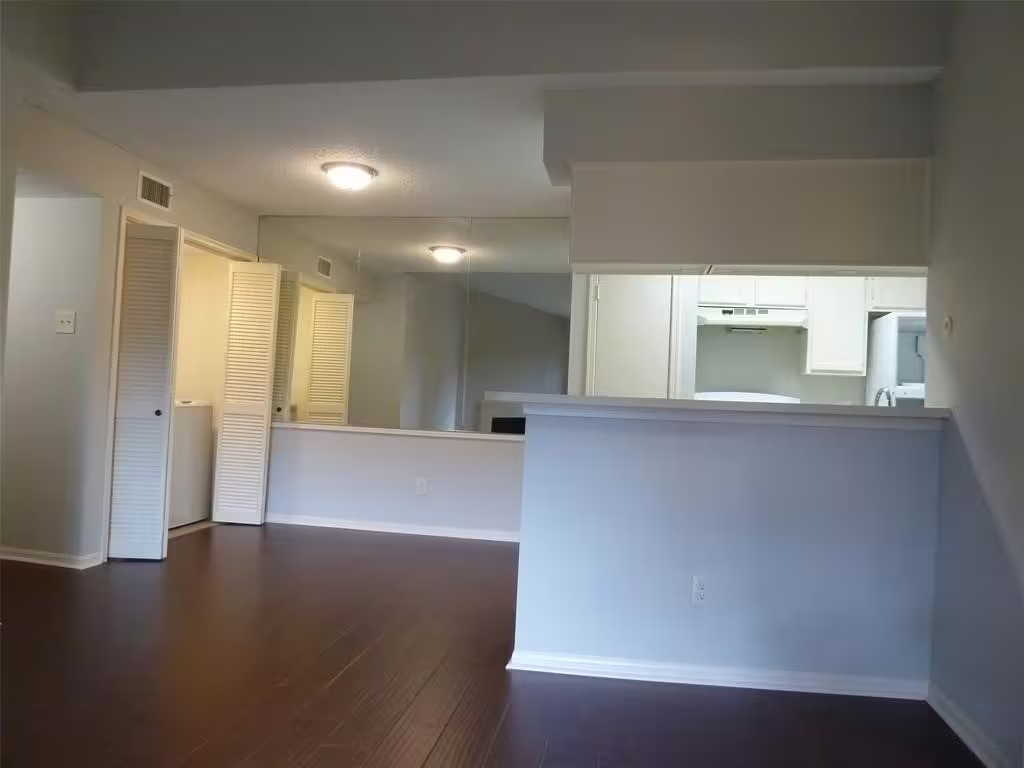 Photo 3 of 2120 El Paseo Street 1408, Houston, TX