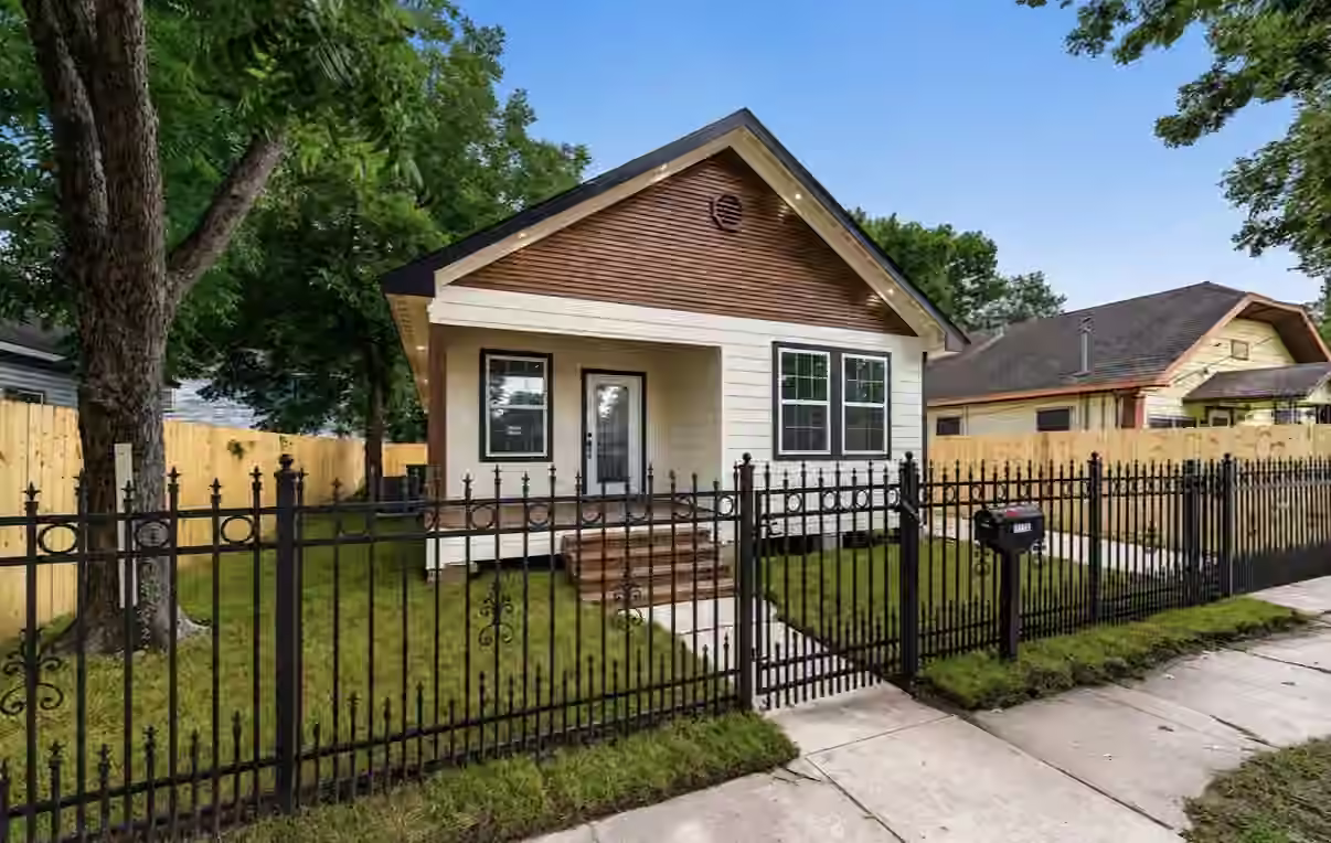 Photo 2 of 7135 Avenue E, Houston, TX