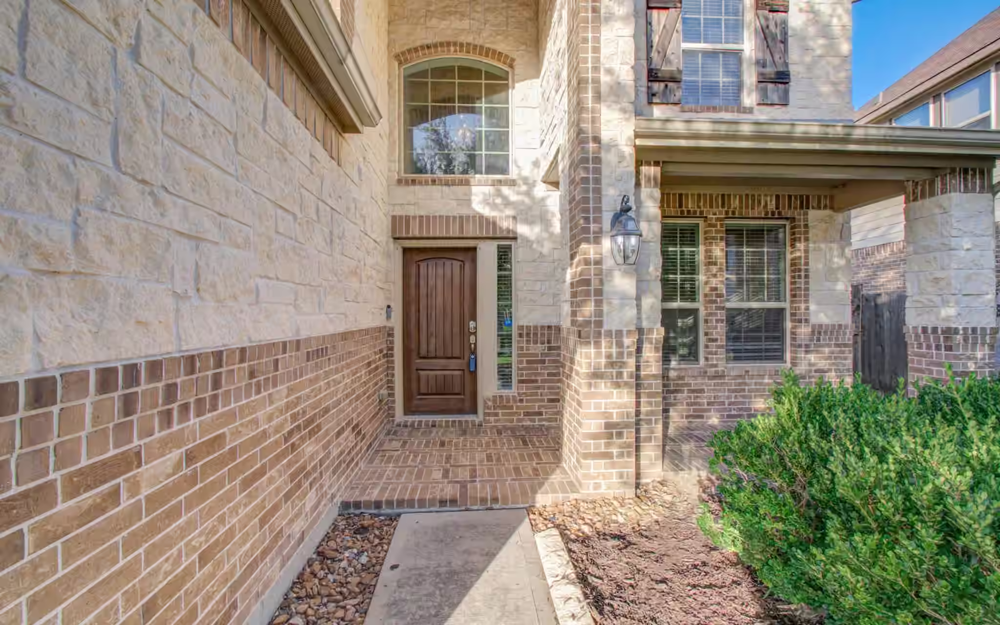 Photo 4 of 10126 Naples Cliff Court, Cypress, TX