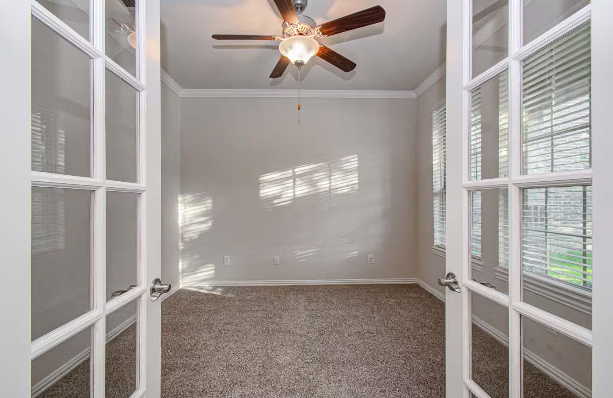 Photo 6 of 10126 Naples Cliff Court, Cypress, TX