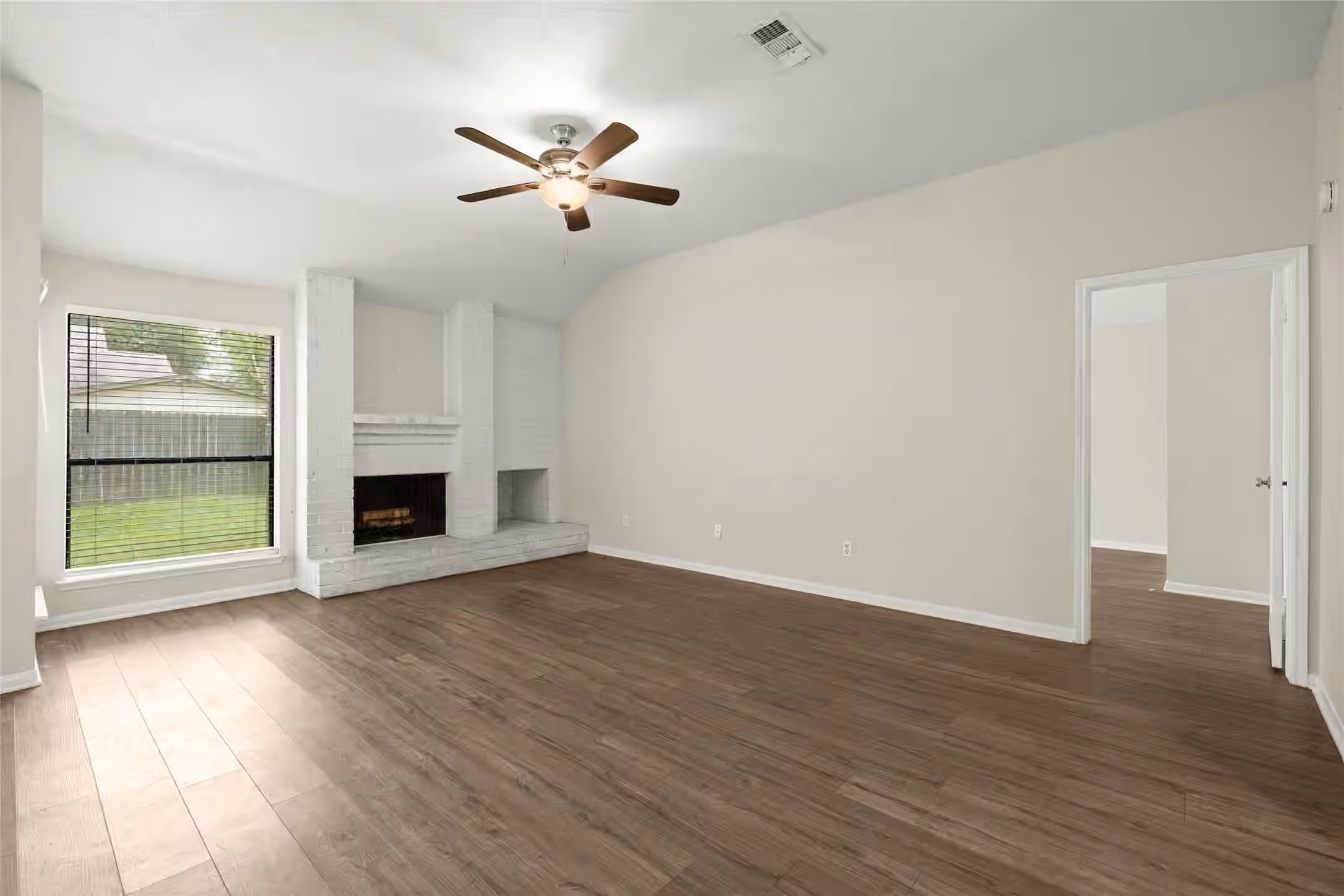 Photo 4 of 12115 Stableway Court, Houston, TX