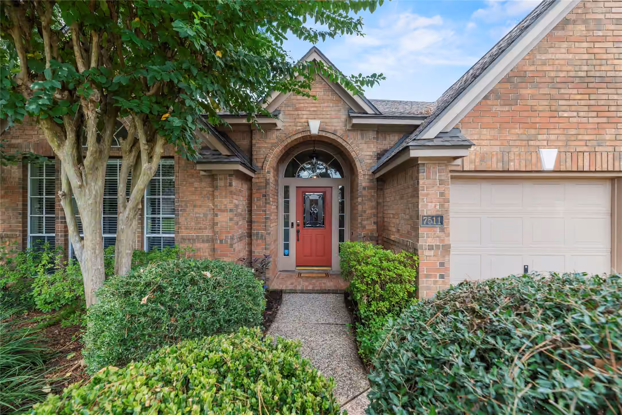 Photo 4 of 7511 Almond Springs Drive, Houston, TX