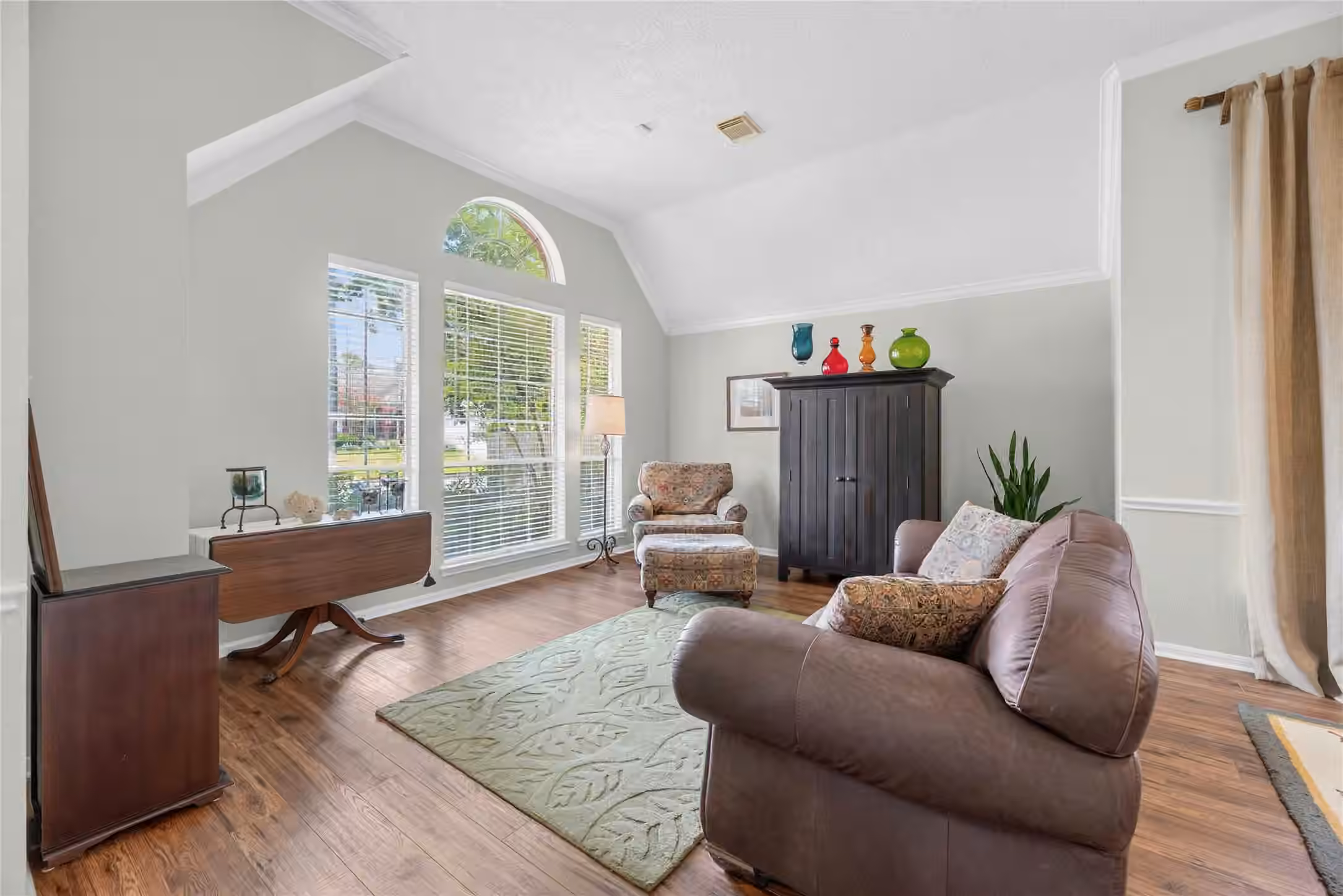Photo 7 of 7511 Almond Springs Drive, Houston, TX