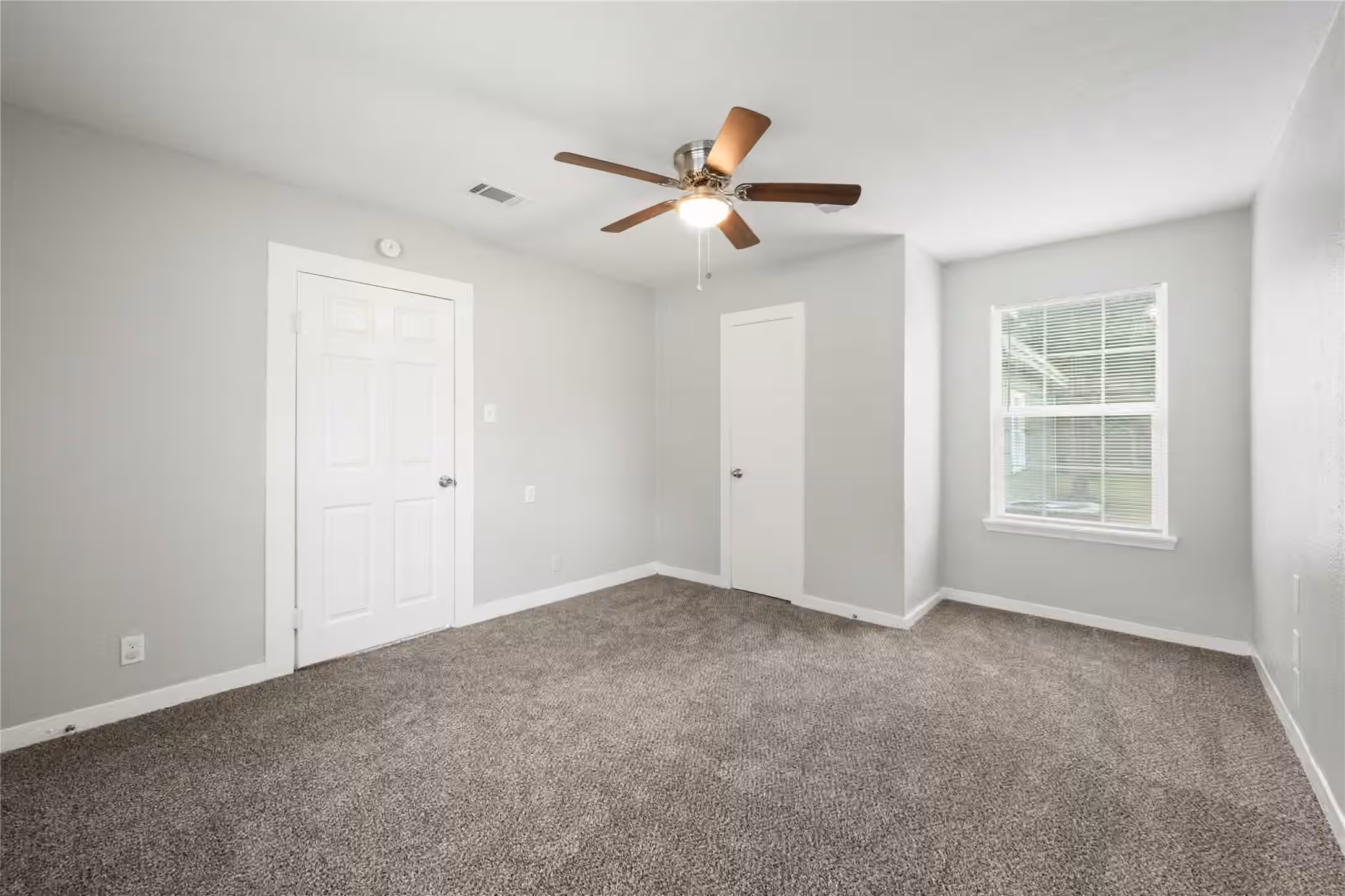 Photo 6 of 9210 Compton Street, Houston, TX