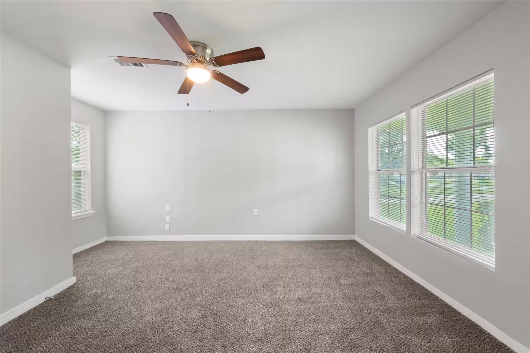 Photo 7 of 9210 Compton Street, Houston, TX