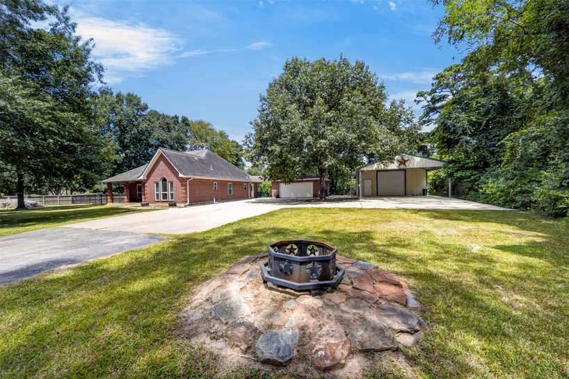 Photo of 822 Sentinel Oaks, Pinehurst, TX
