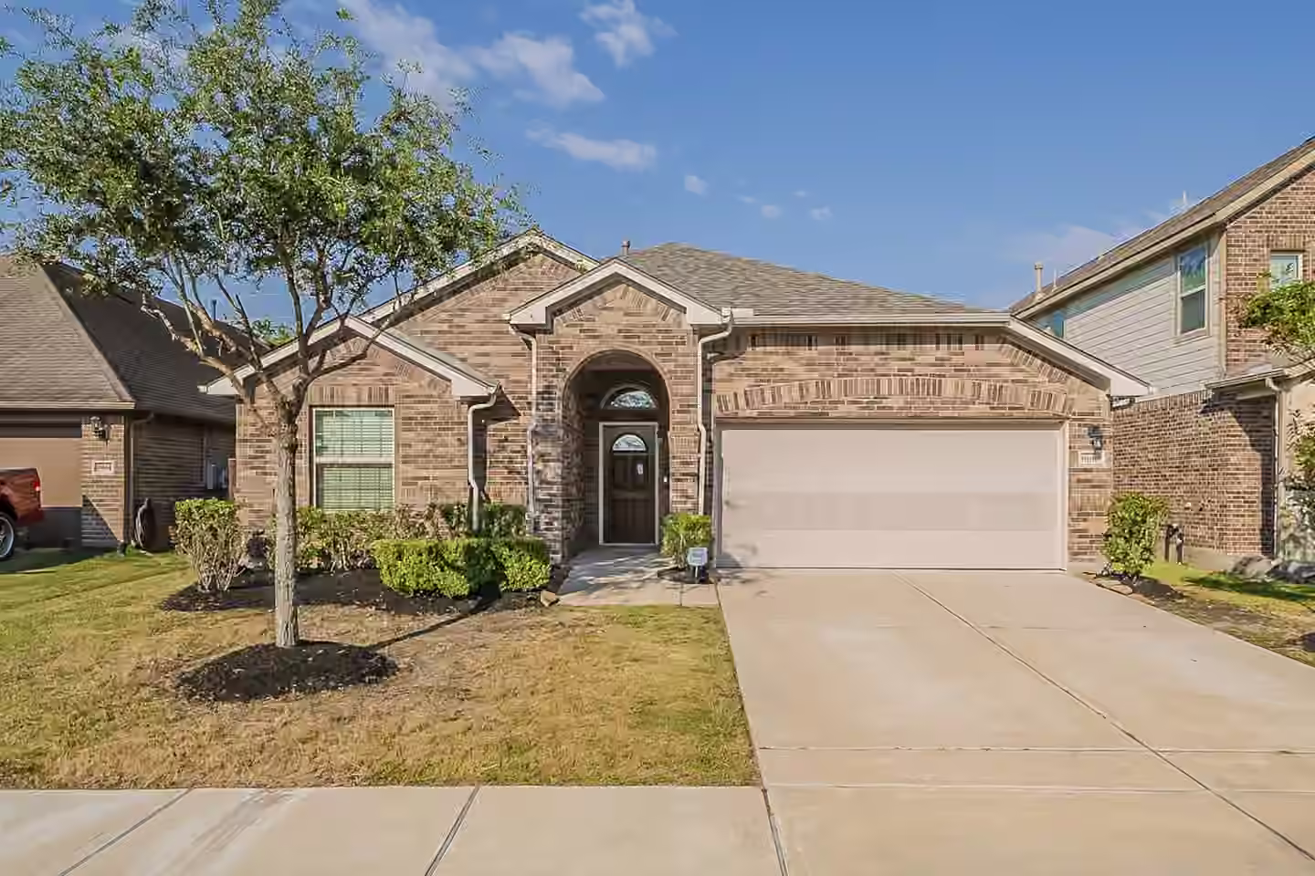 Photo of 9610 Ocean Drive, Rosharon, TX