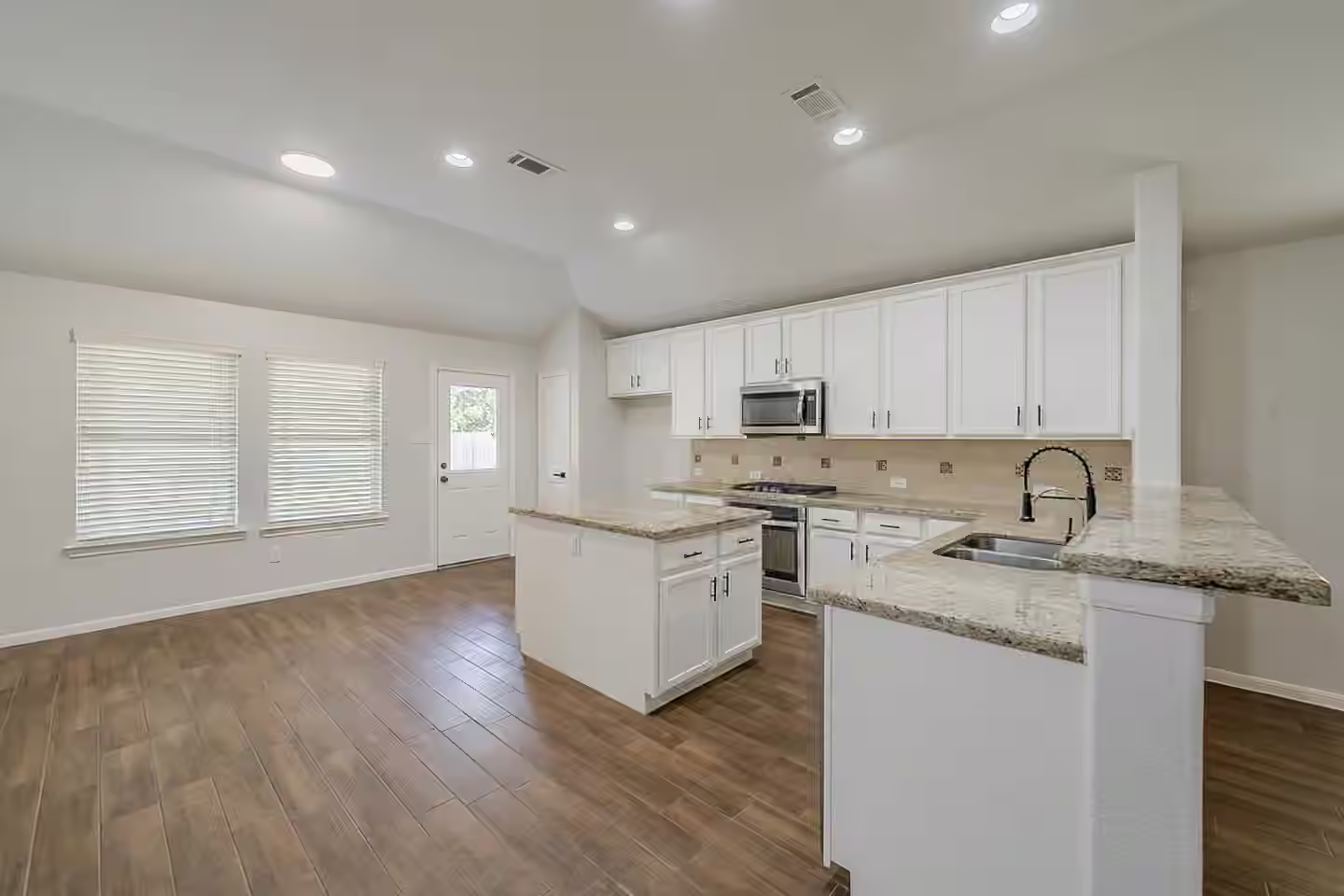Photo 2 of 9610 Ocean Drive, Rosharon, TX