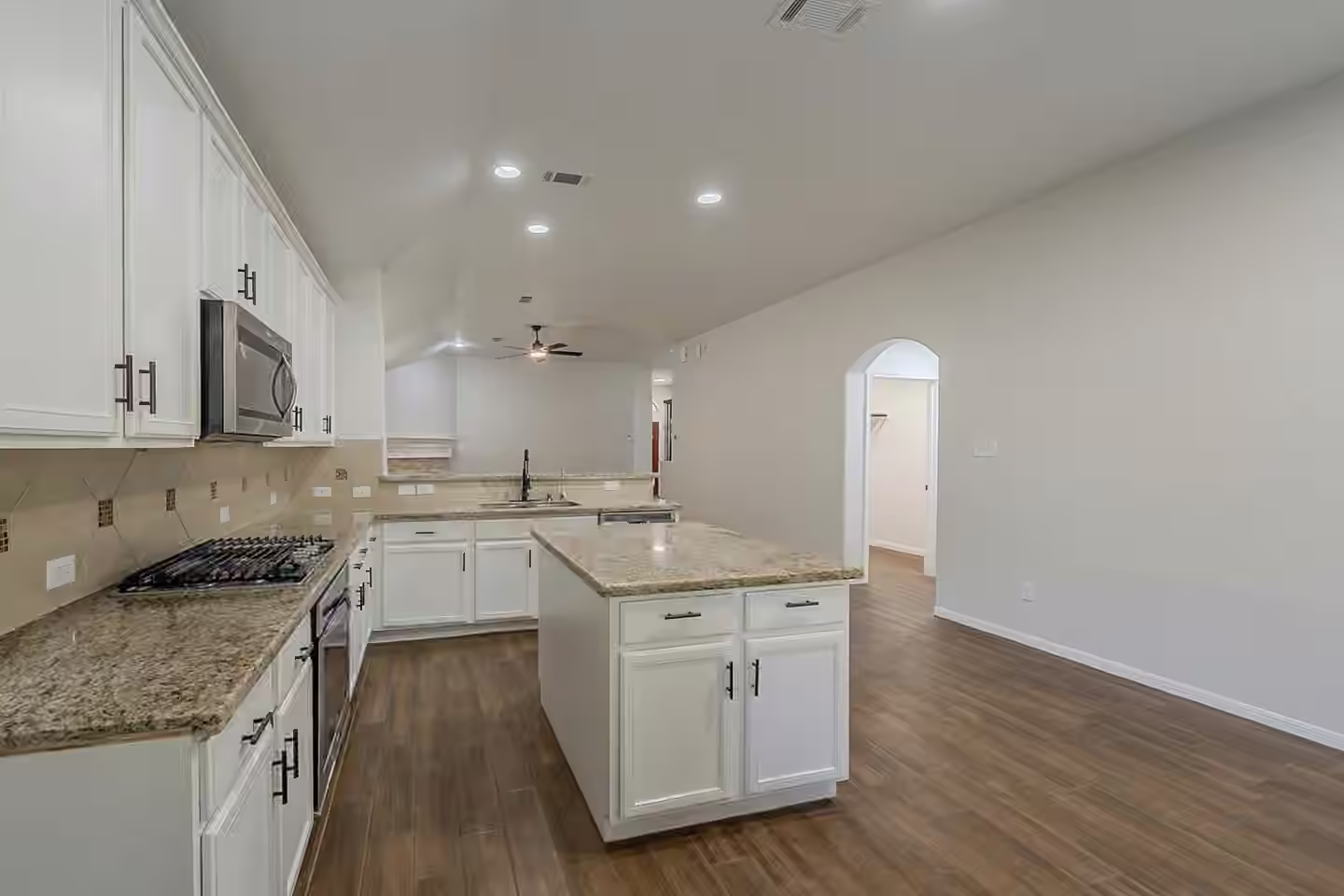 Photo 5 of 9610 Ocean Drive, Rosharon, TX