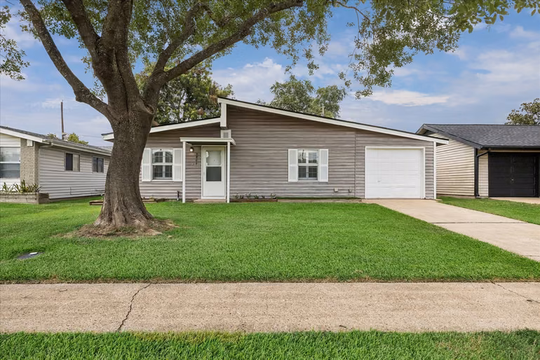 Photo 3 of 3807 Ramsey Drive, Pasadena, TX