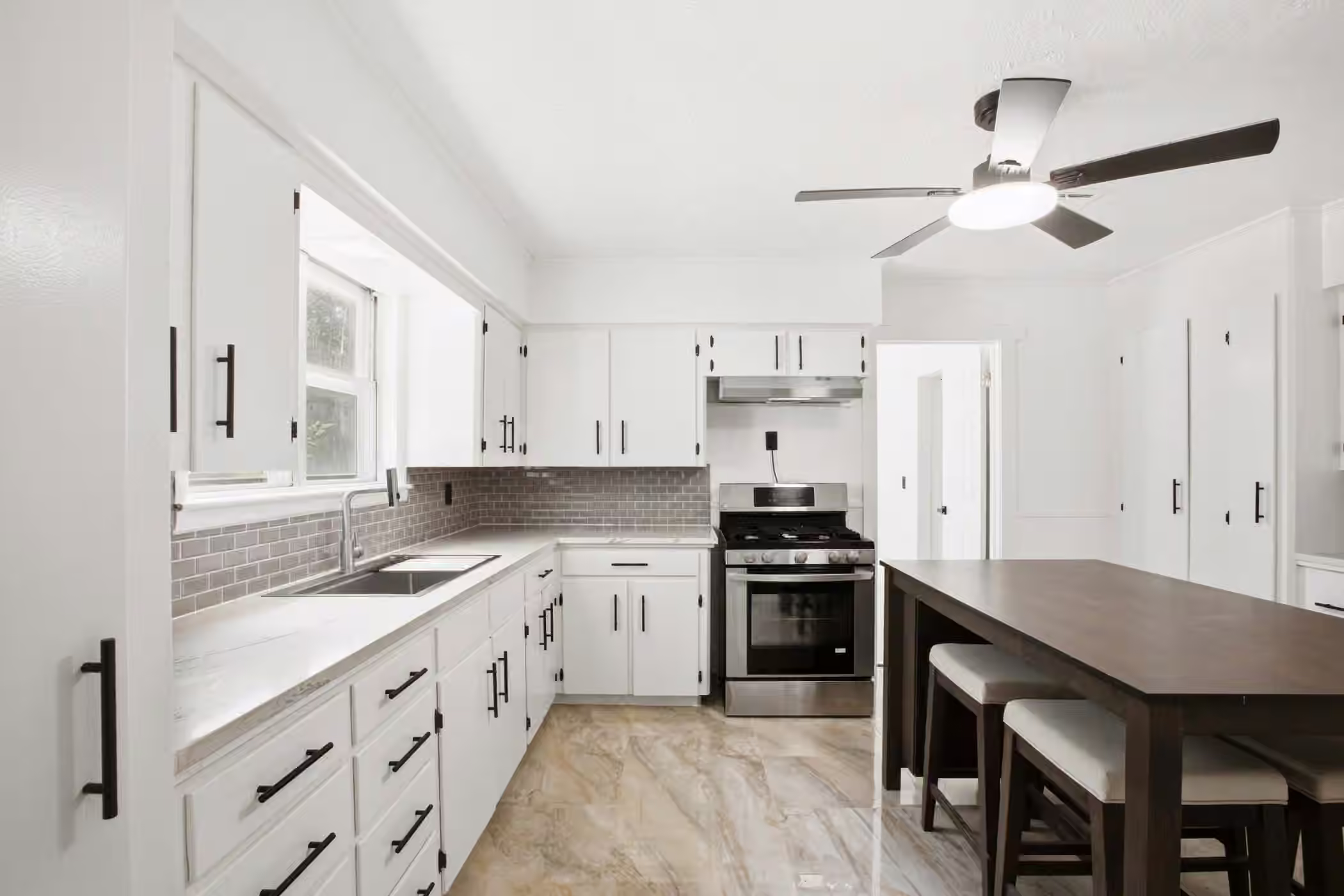 Photo 3 of 5010 Andrea Street, Houston, TX